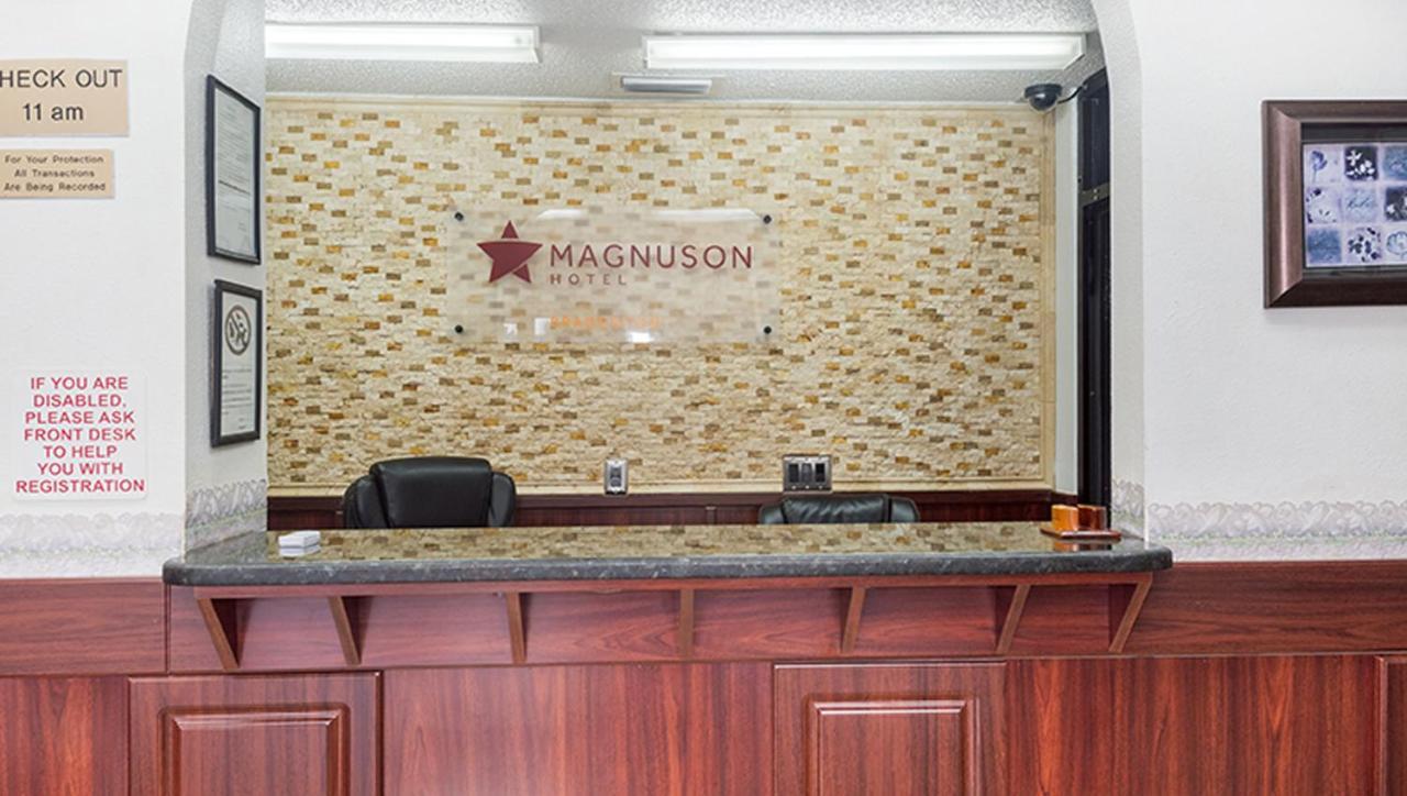 Magnuson Hotel Брадентон Экстерьер фото